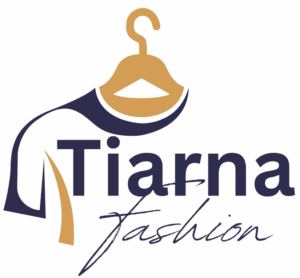 Red Clothes Minimal Simple Fashion Logo